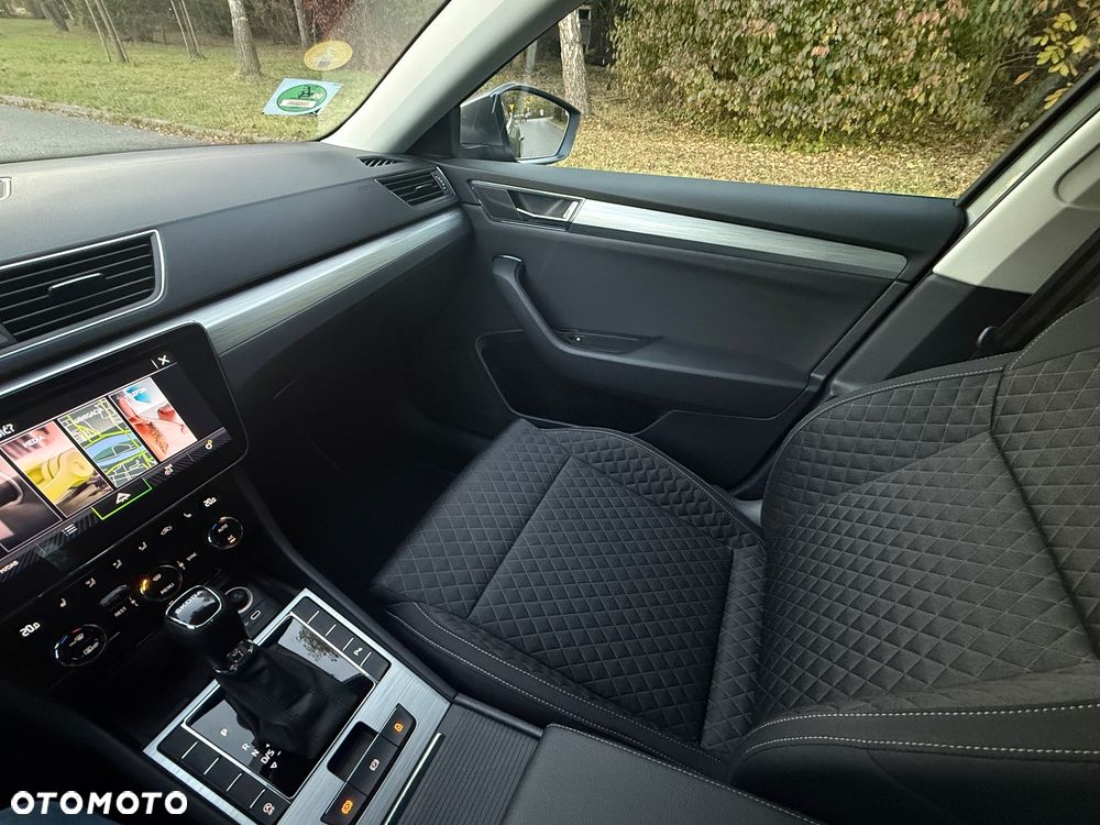 Skoda Superb 2.0 TDI DSG Premium Edition - 27