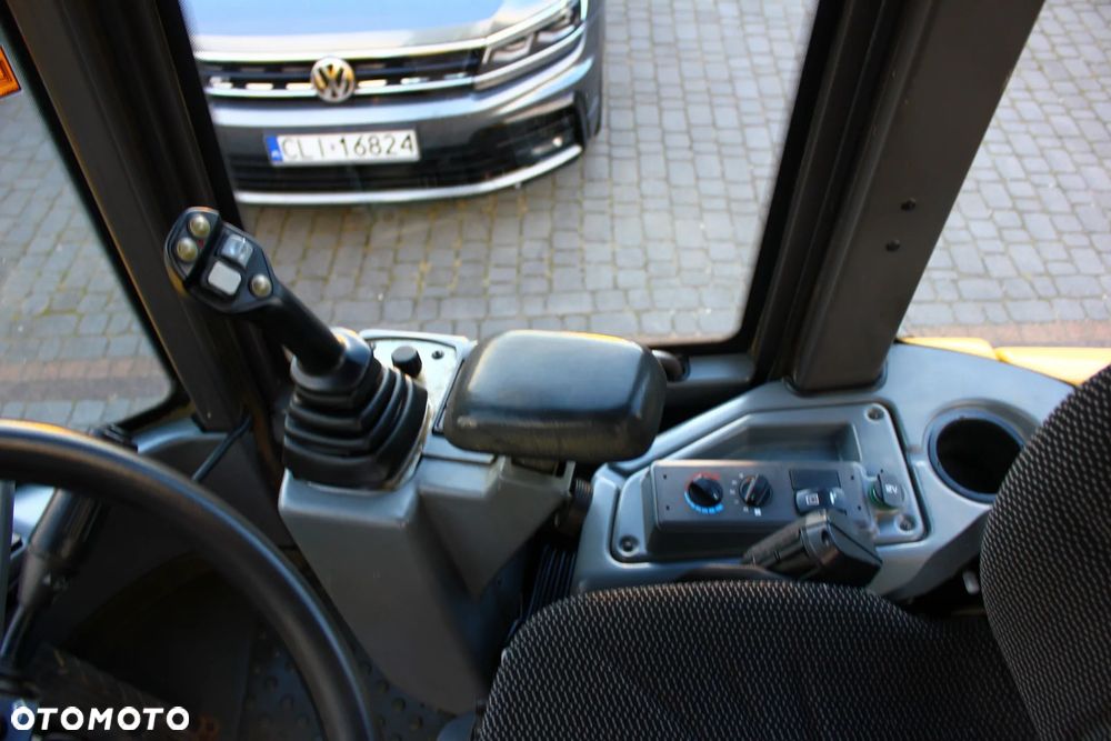 Volvo L30G - 24