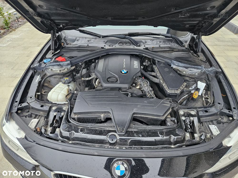 BMW Seria 3 318d - 29