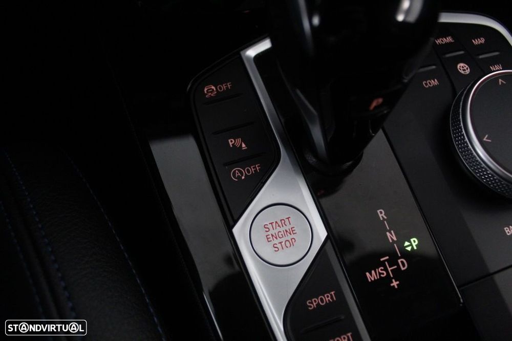 BMW 116 d Pack Desportivo M Auto - 31