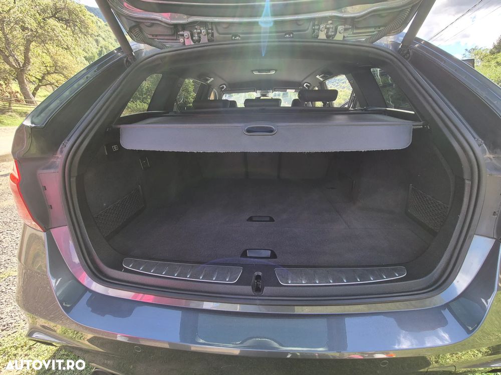 BMW Seria 3 320d Touring Aut. M Sport - 12