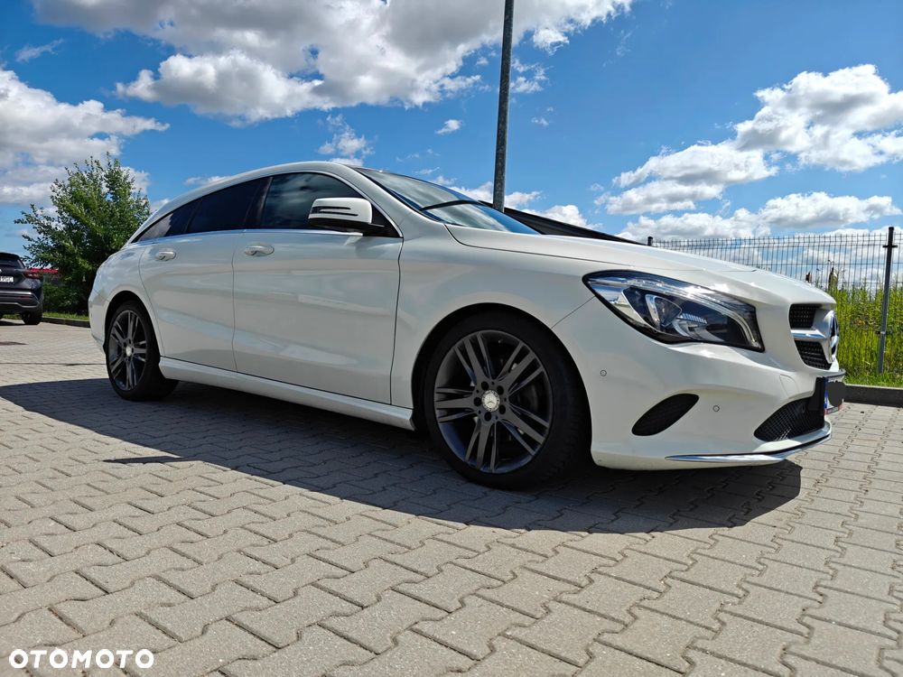 Mercedes-Benz CLA 180 7G-DCT UrbanStyle Edition - 27