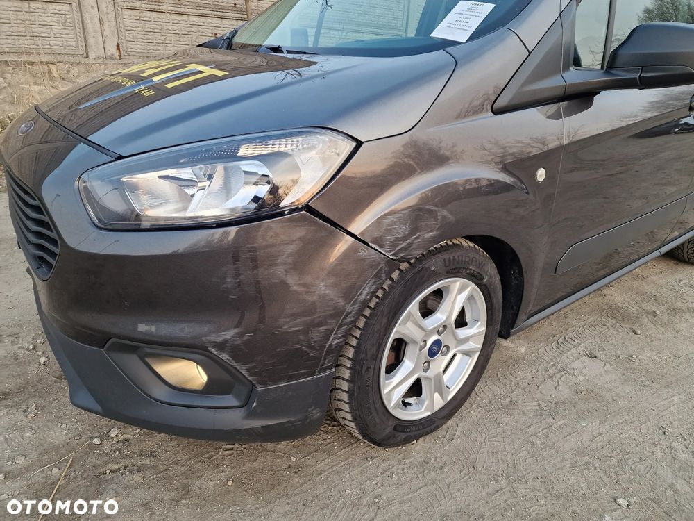 Ford Transit Courier - 22