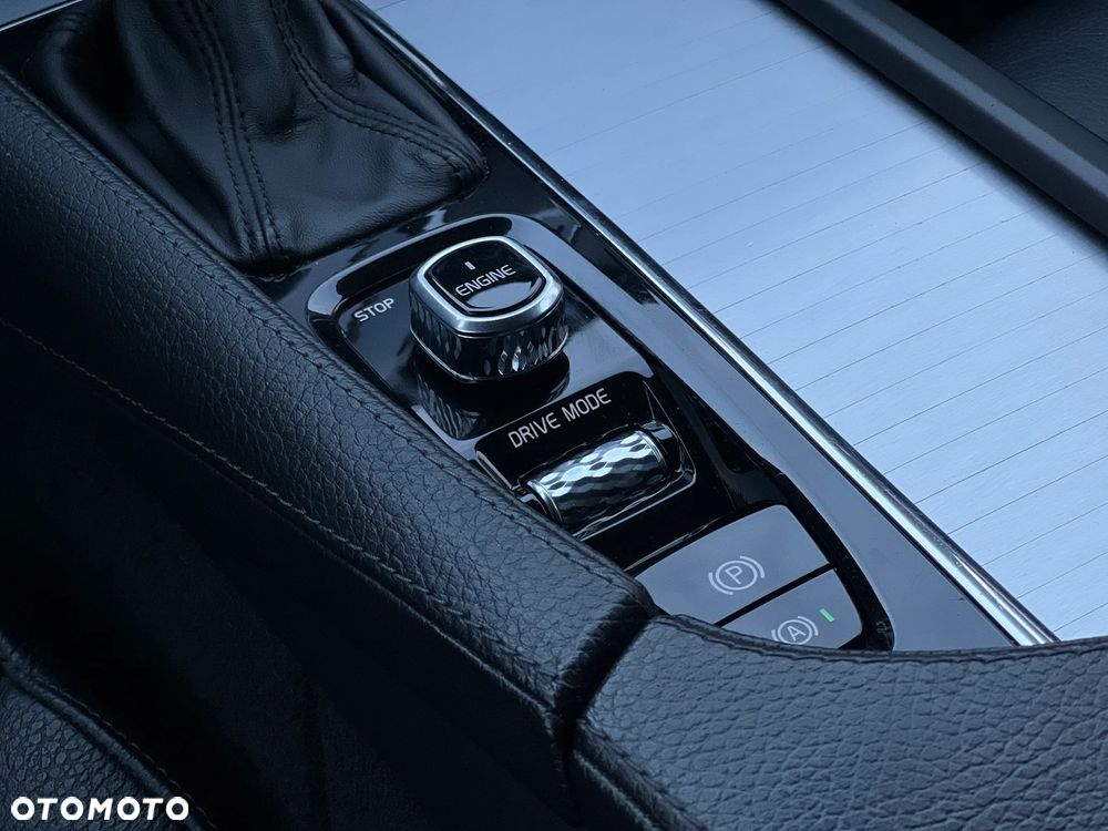 Volvo XC 90 - 23