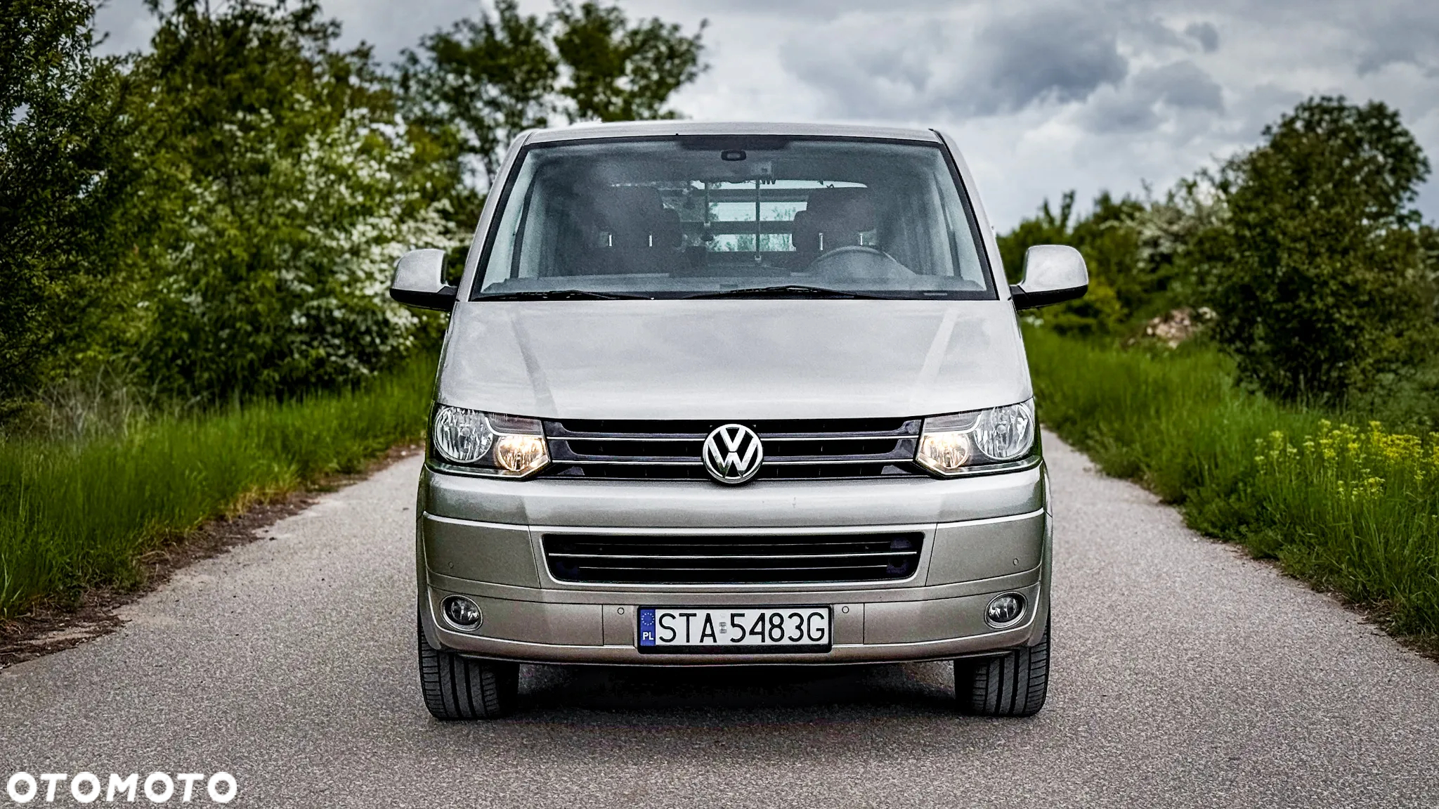 Volkswagen Multivan - 2