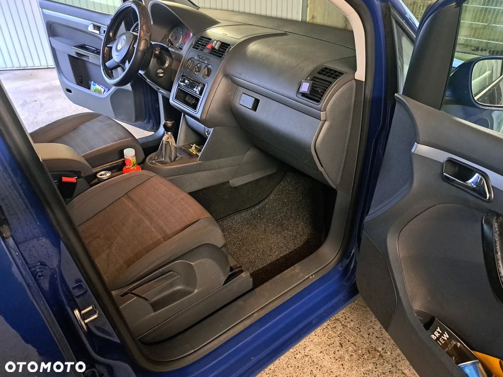Volkswagen Touran 1.6 Basis - 11