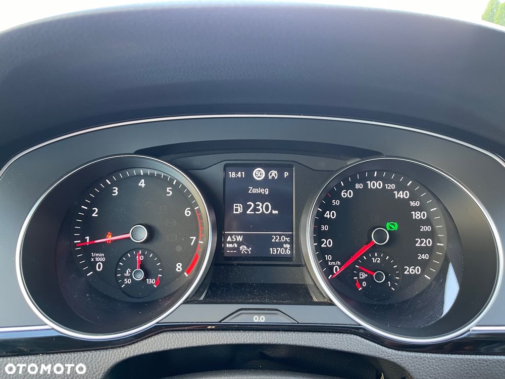 Volkswagen Passat - 30