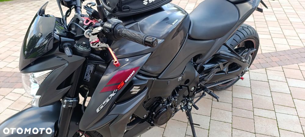 Suzuki GSX 1000 - 15