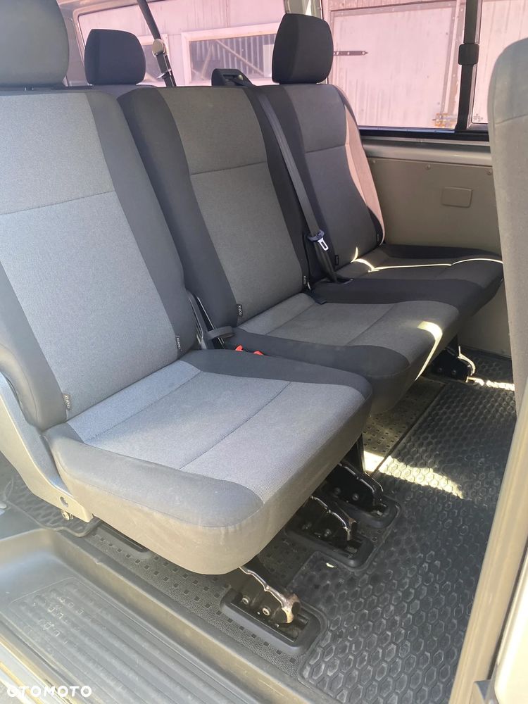 Volkswagen Transporter Kombi L2H1 - 10