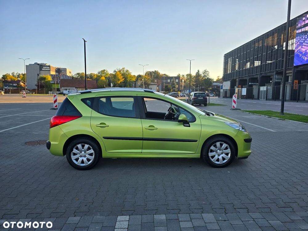 Peugeot 207 2008 photo 4