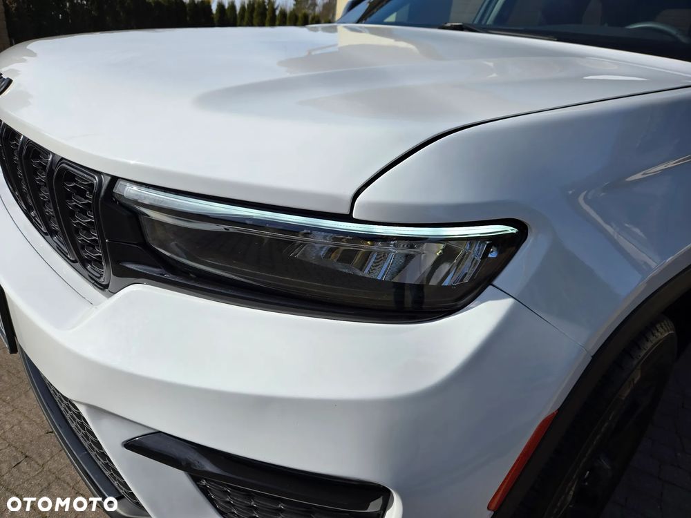 Jeep Grand Cherokee - 13