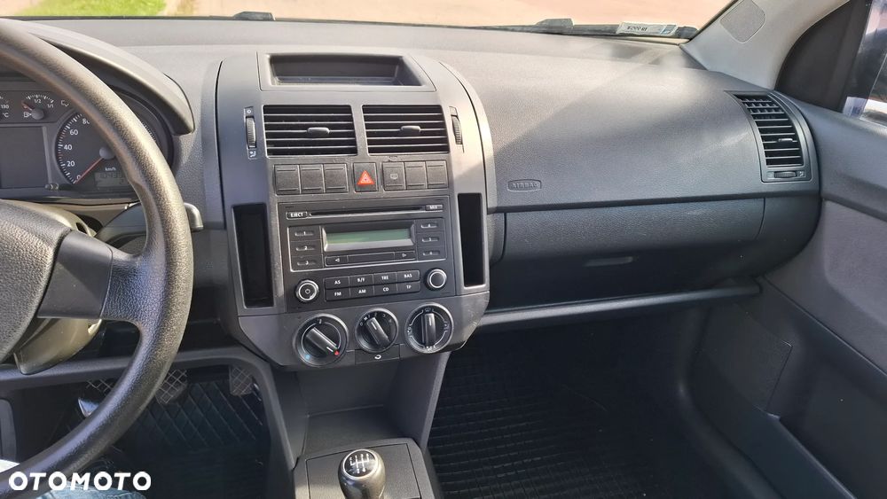 Volkswagen Polo 1.4 16V Trendline - 10