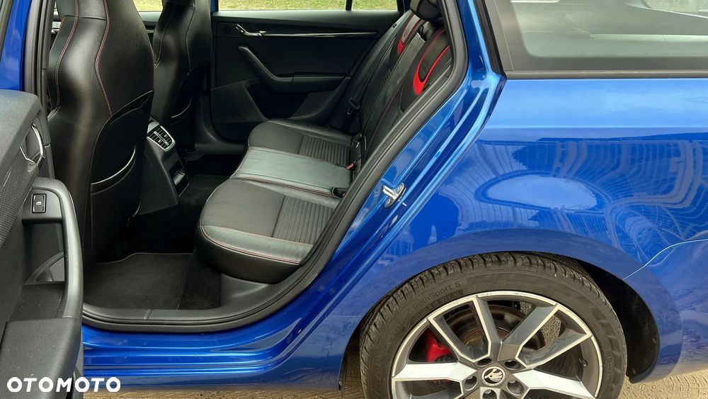 Skoda Octavia 2.0 TDI DSG RS - 26