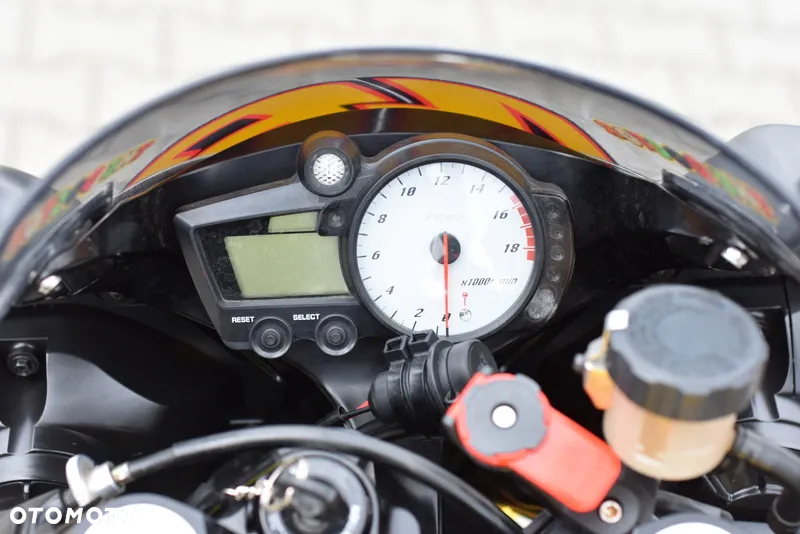 Yamaha R6 - 33