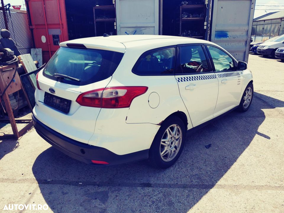 Dezmembrez Ford Focus 3 1.6 TDCI - 3
