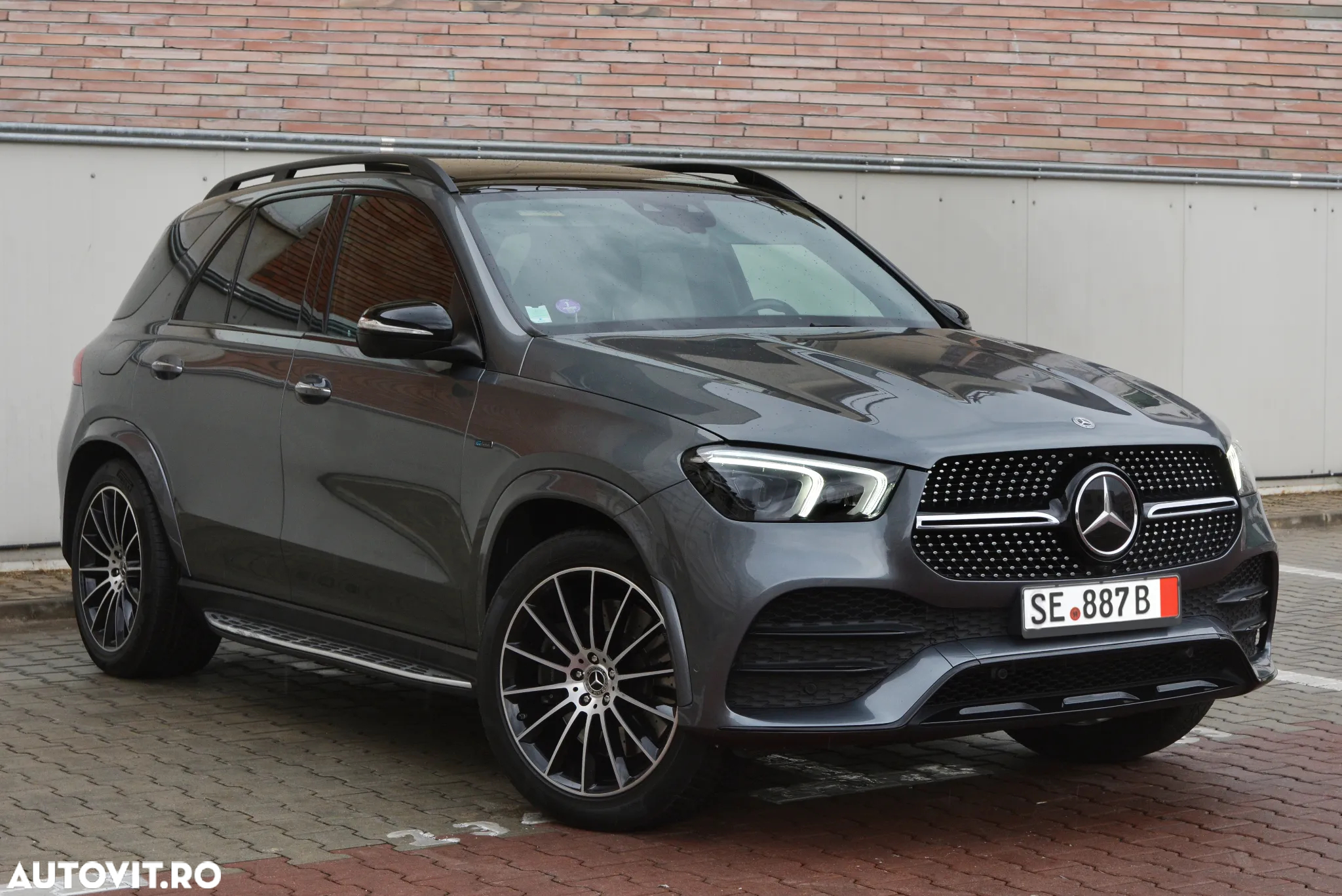 Mercedes-Benz GLE 350 e 4Matic 9G-TRONIC AMG Line - 2