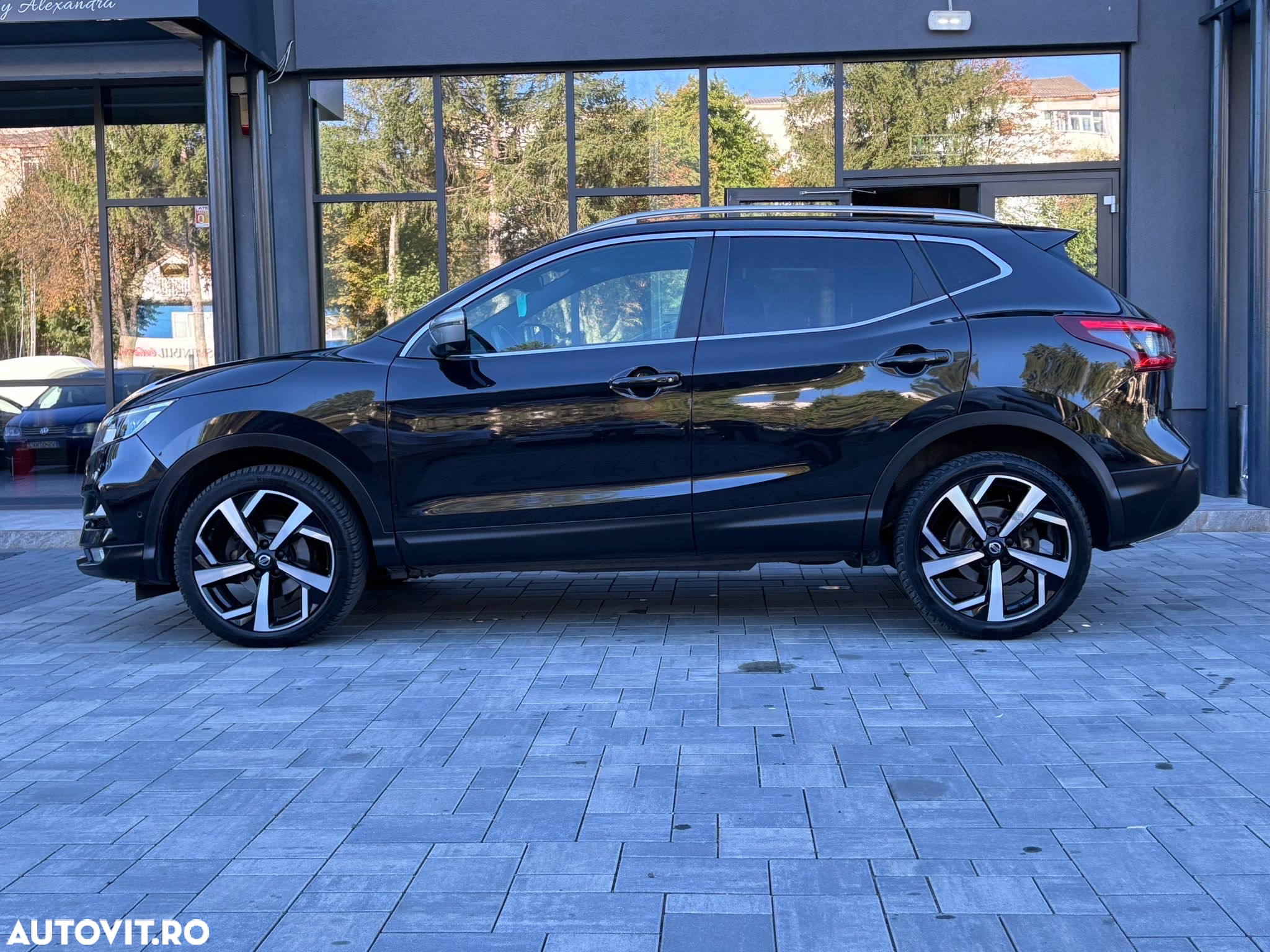 Nissan Qashqai 1.6 DCI Xtronic TEKNA+ - 12