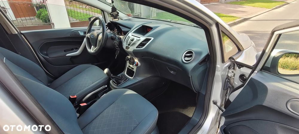 Ford Fiesta - 16