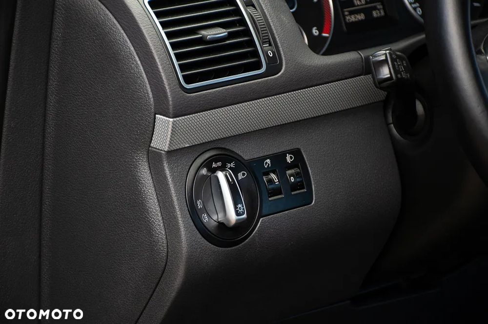 Volkswagen Touran 1.6 TDI DPF MATCH - 34