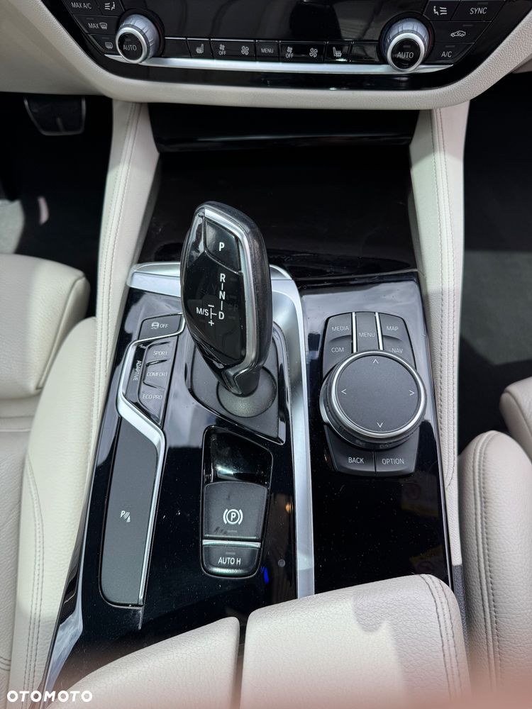 BMW Seria 5 525d - 21