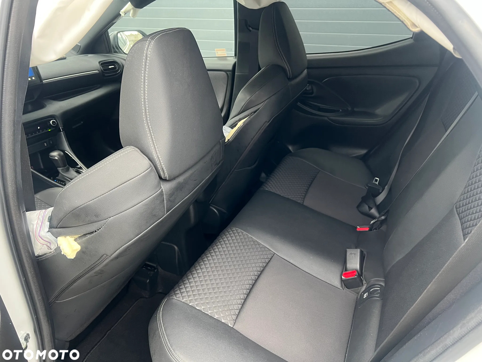 Toyota Yaris Hybrid 1.5 Style - 16