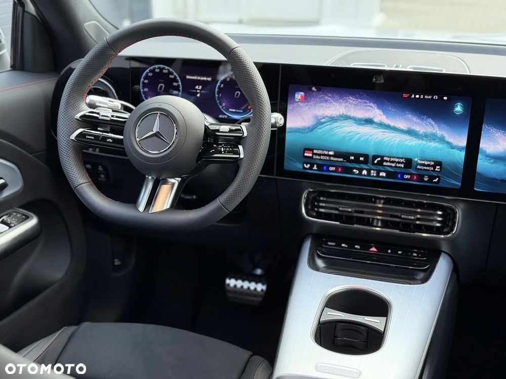 Mercedes-Benz GLB - 13