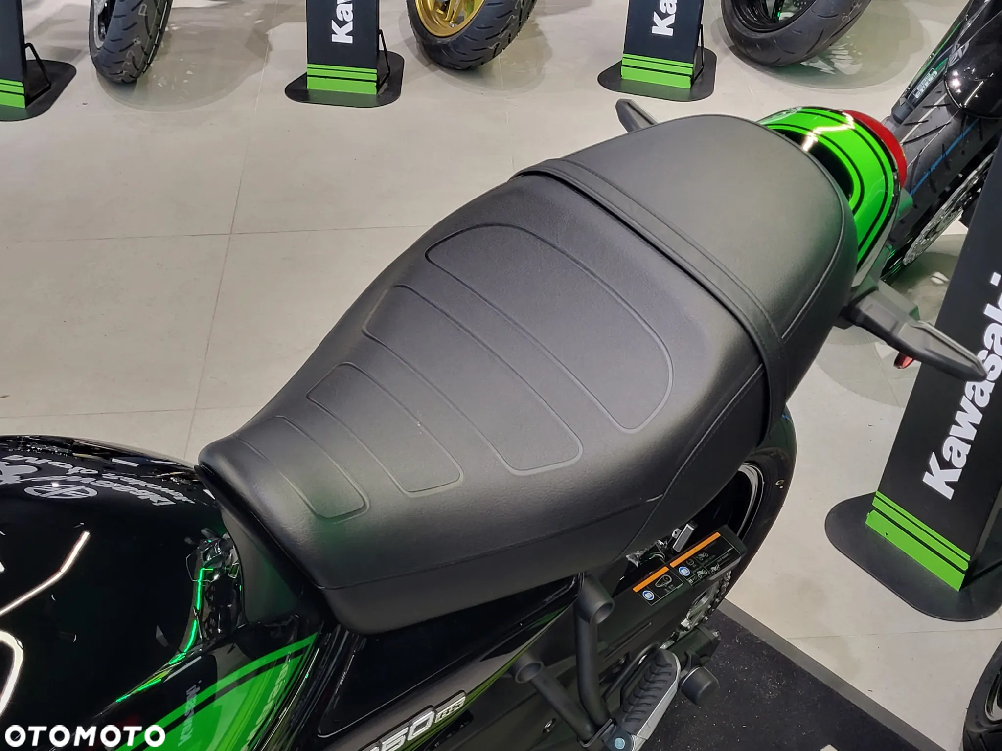 Kawasaki Z 650 RS - 11