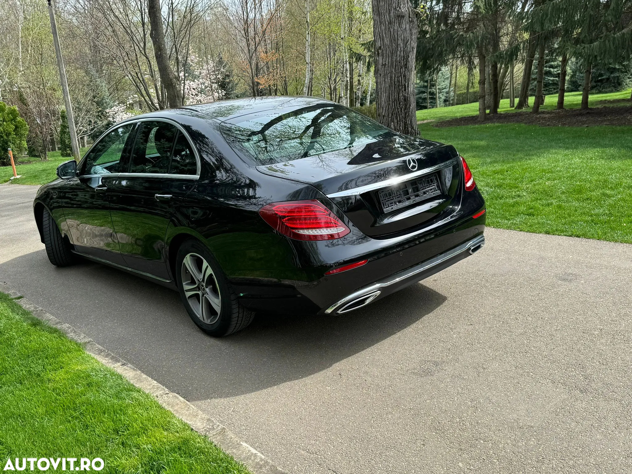 Mercedes-Benz E 200 d T 9G-TRONIC Avantgarde - 3