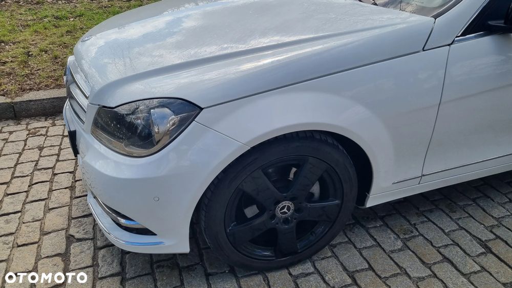 Mercedes-Benz Klasa C 180 (BlueEFFICIENCY) Avantgarde - 4