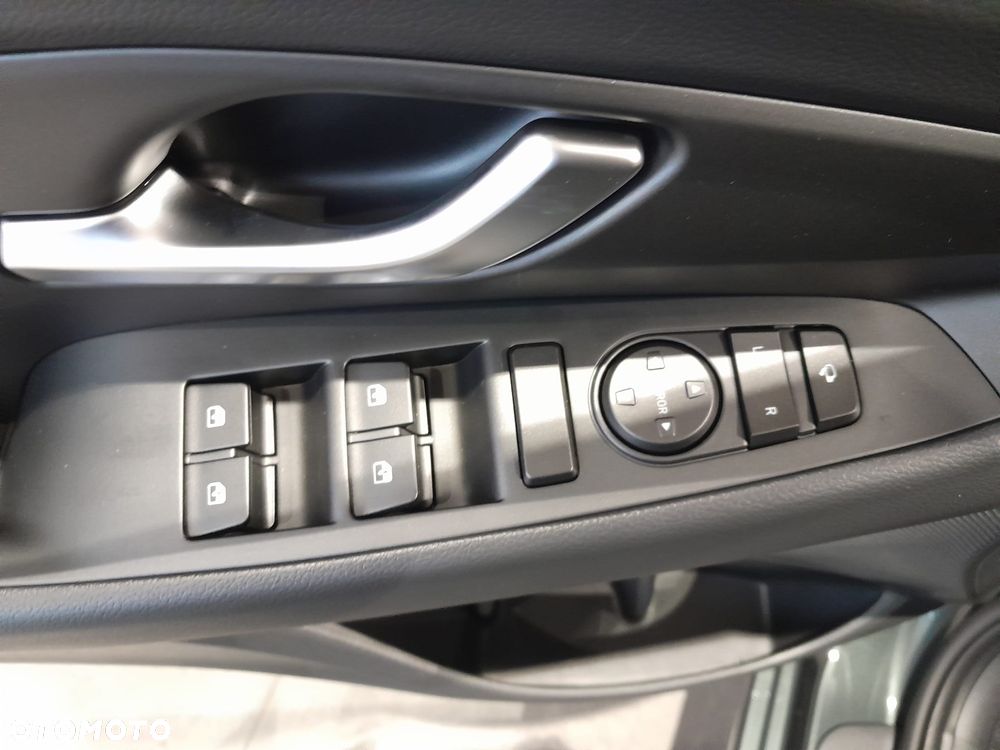 Hyundai i30 1.5 T-GDI 48V Smart DCT - 17