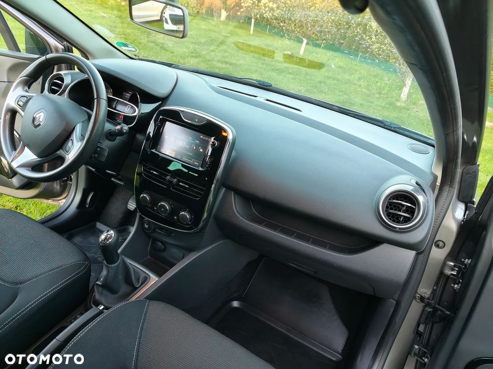 Renault Clio 0.9 TCe Business - 17