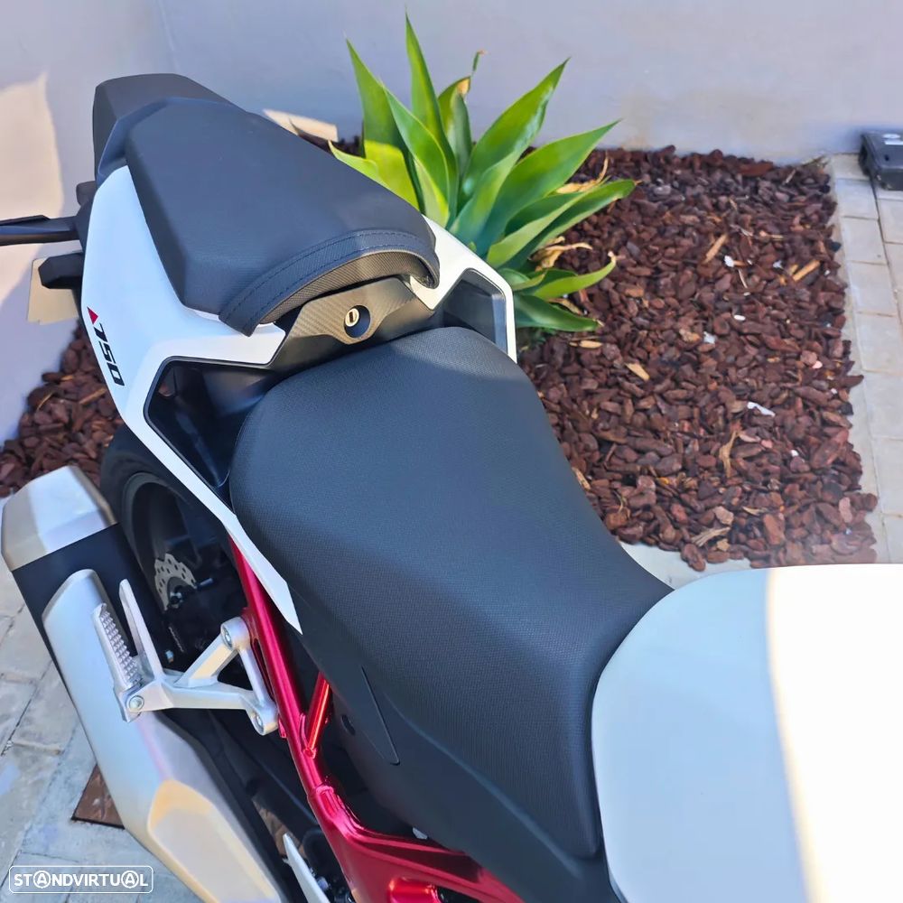 Honda Hornet 750 - 8