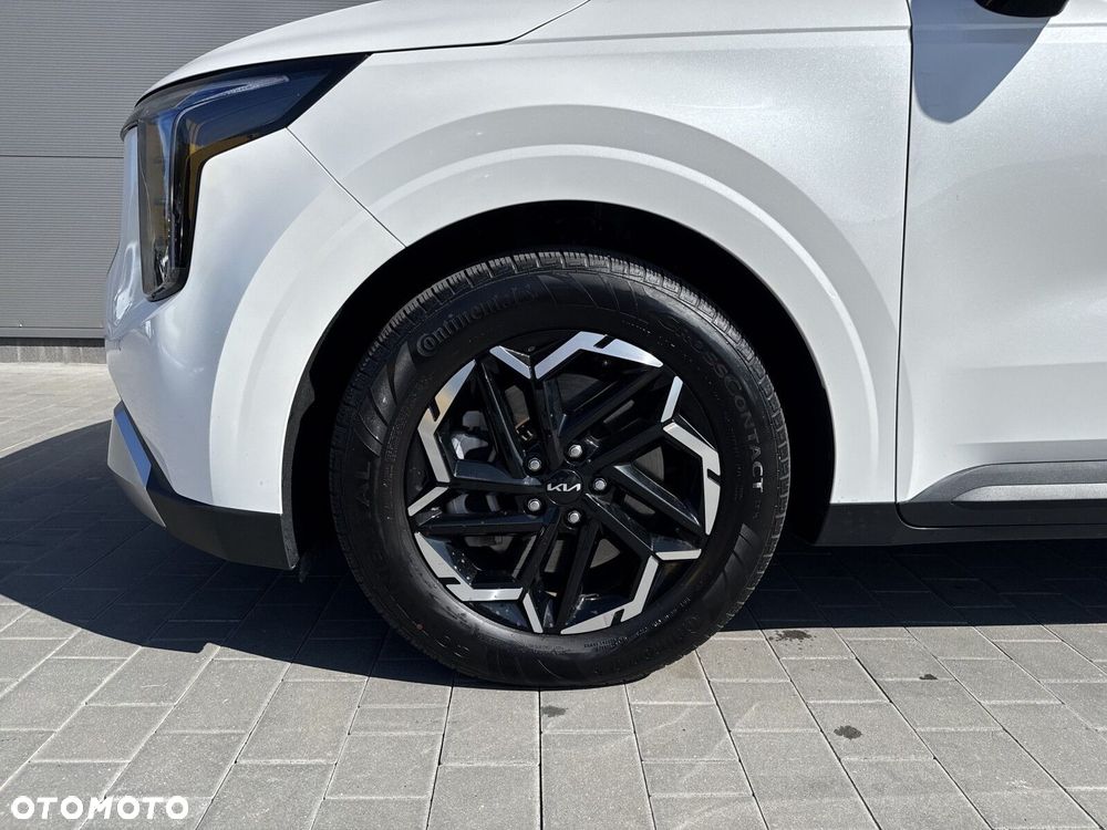 Kia Carnival - 8