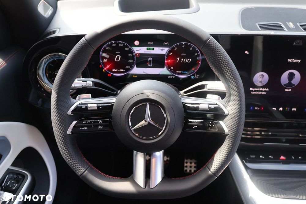 Mercedes-Benz GLB - 14