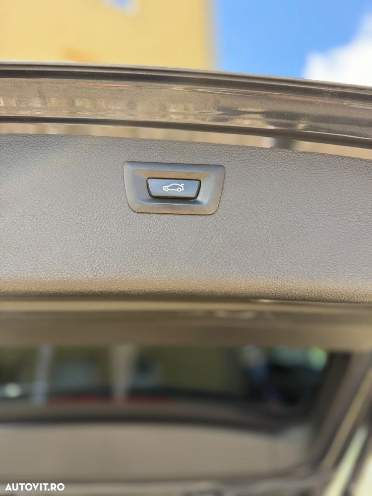 BMW Seria 3 320d Aut. - 11