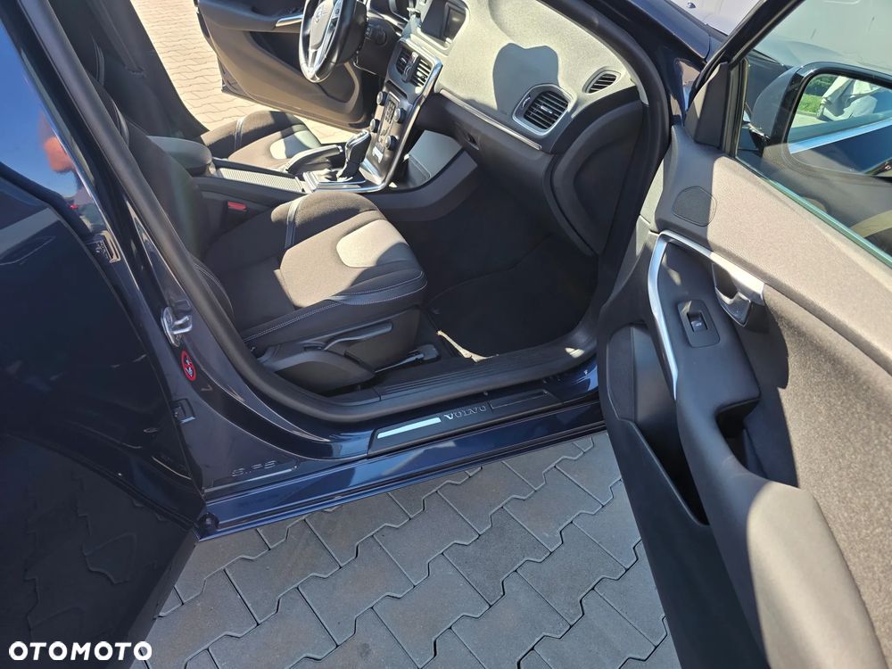 Volvo V40 D3 Geartronic Momentum - 20