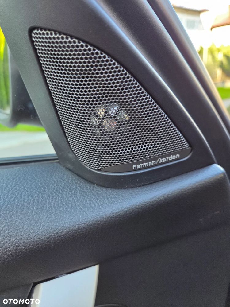 BMW Seria 3 318d - 26