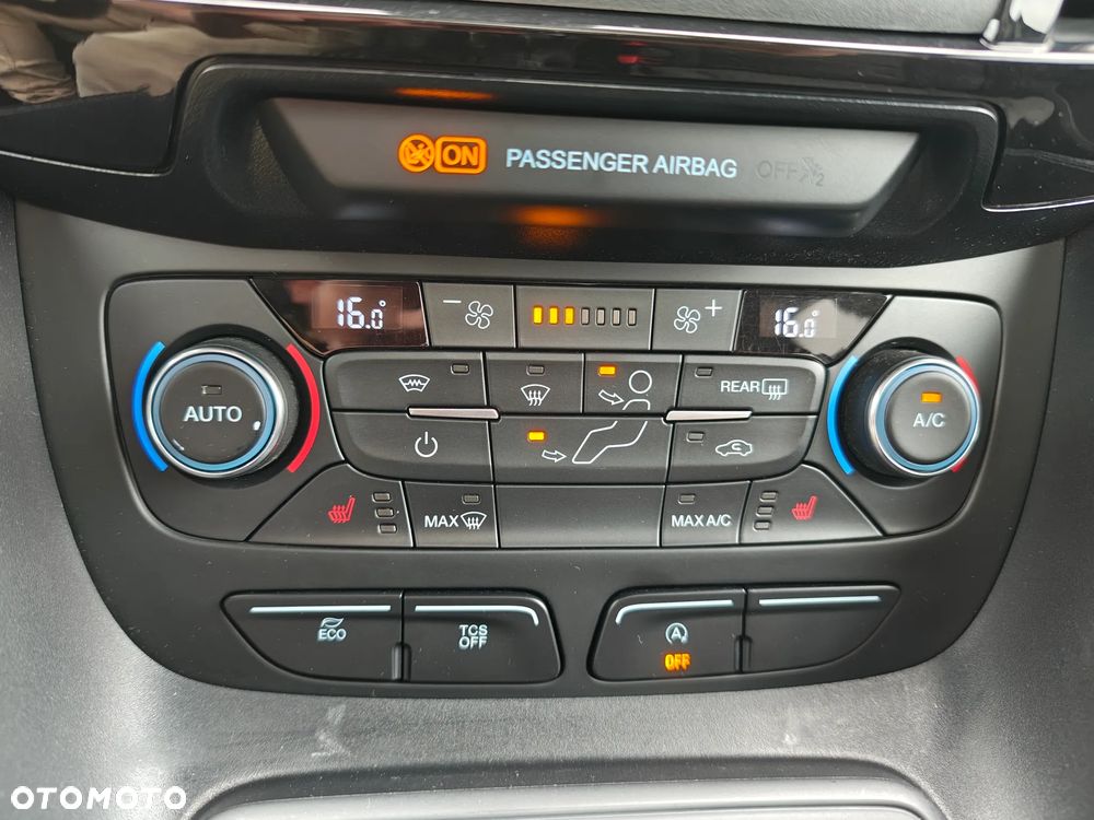 Ford Tourneo Connect Grand - 19