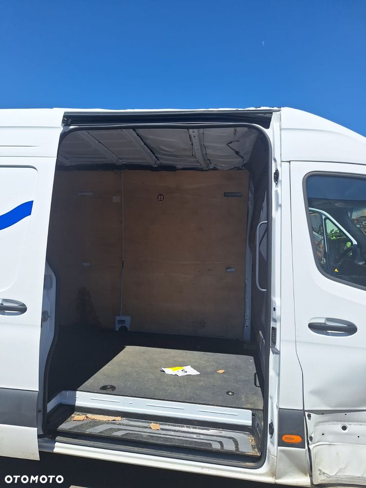 Mercedes-Benz Sprinter - 6