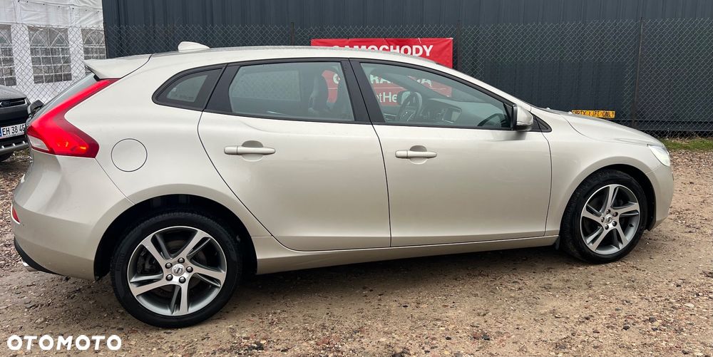 Volvo V40 D3 Momentum - 34