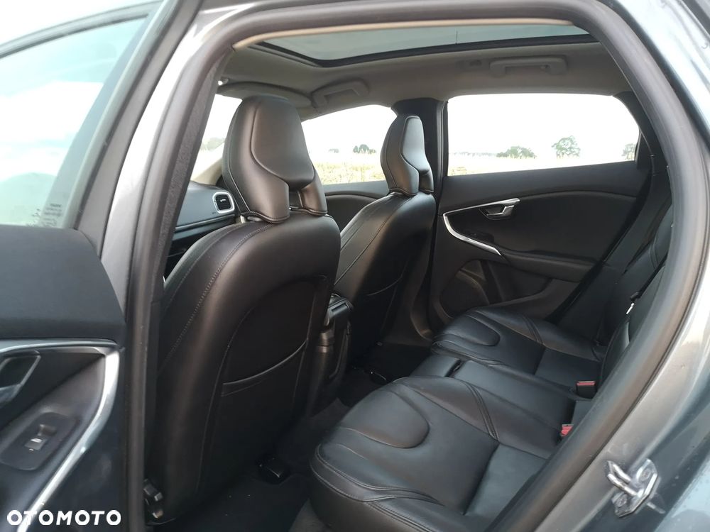 Volvo V40 D2 Momentum - 34