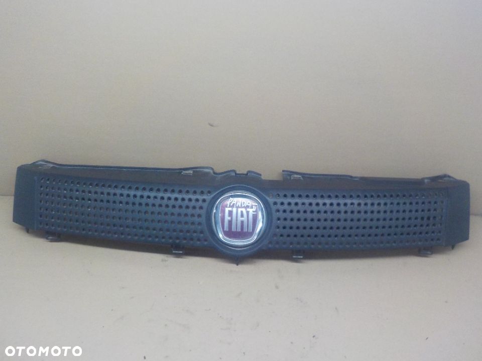 FIAT PANDA II GRIL LOGO - 1