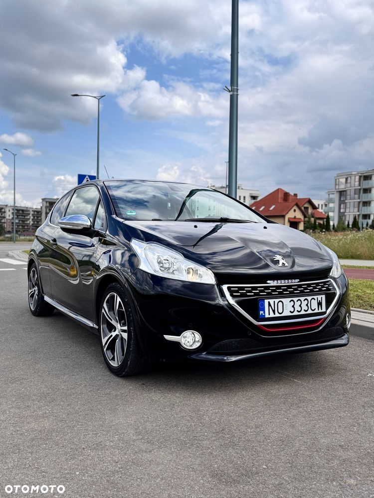 Peugeot 208 - 1