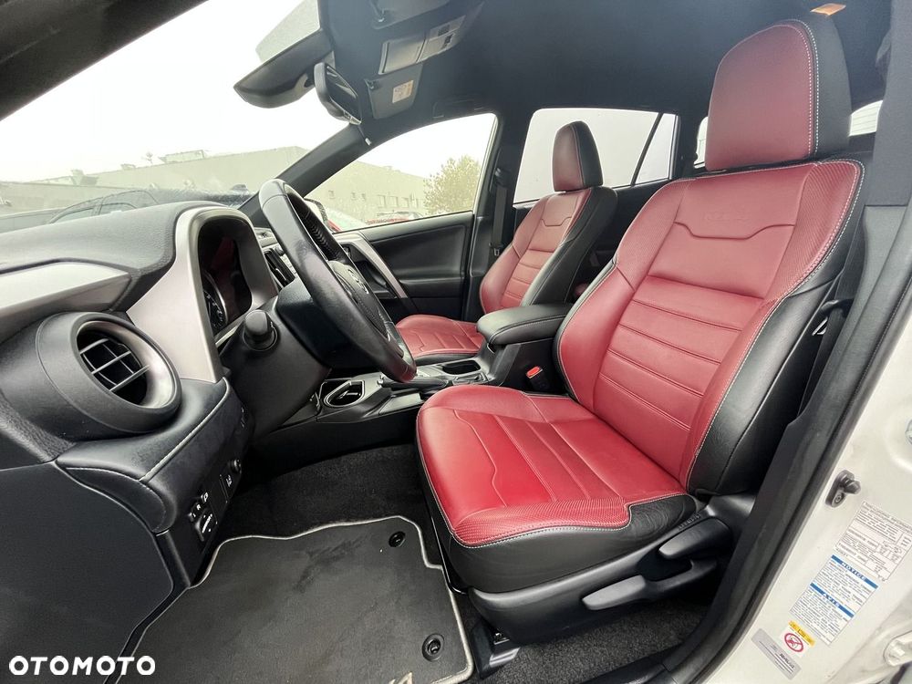 Toyota RAV4 Hybrid Premium 4x4 - 28