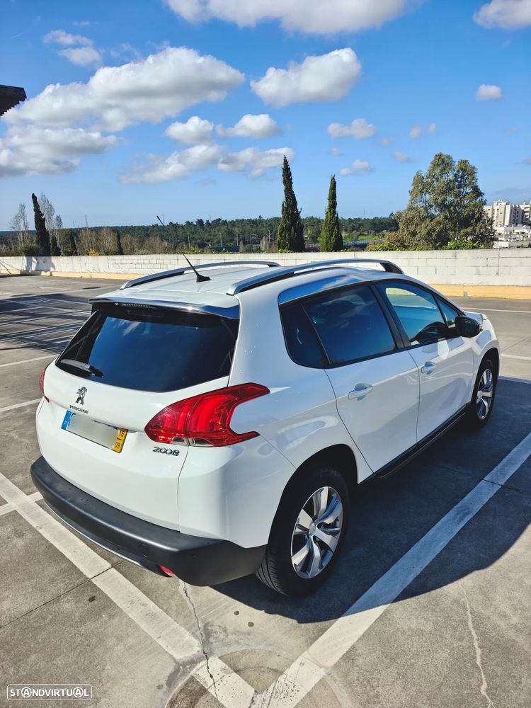Peugeot 2008 1.2 PureTech Style - 4