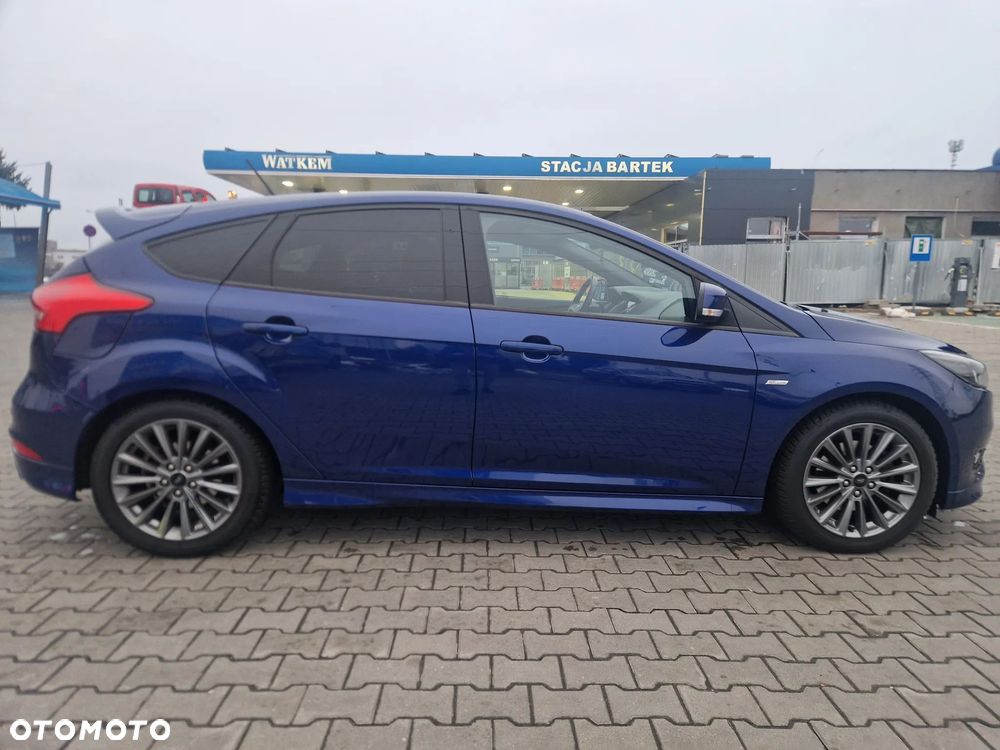 Ford Focus 1.5 EcoBoost ST-Line - 4