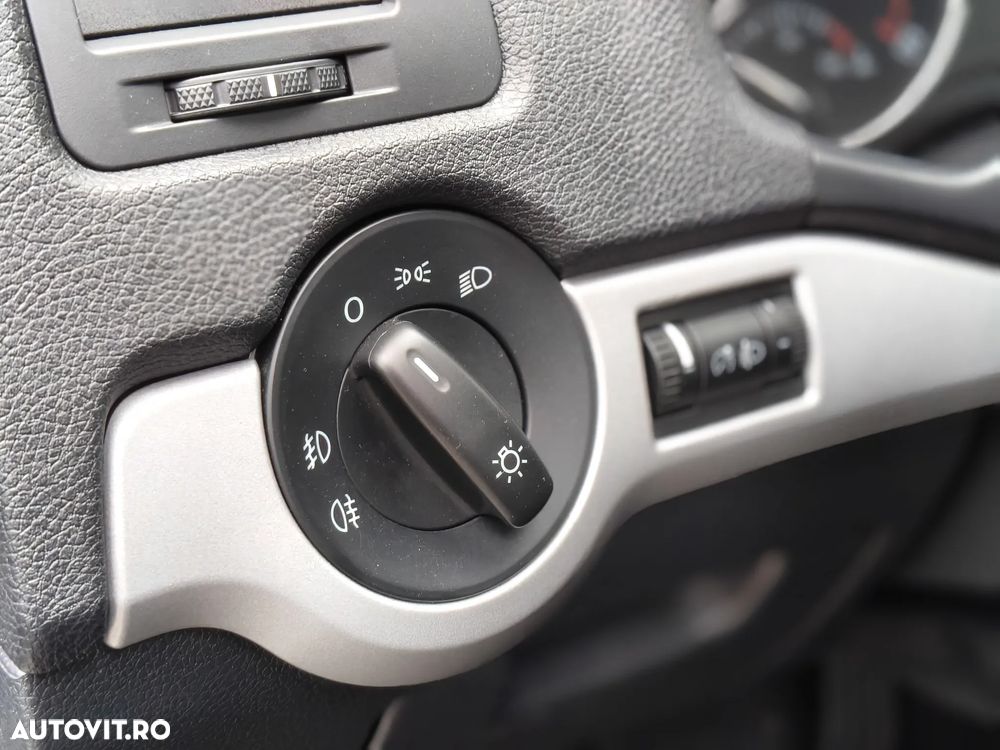 Skoda Octavia 1.6 TDI DPF DSG Classic - 32