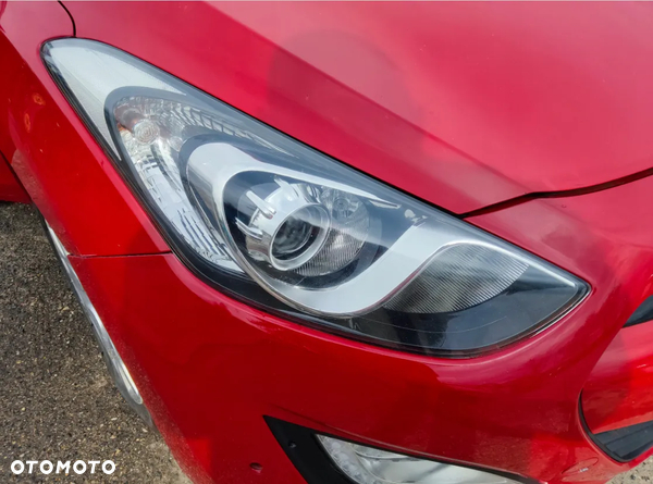 HYUNDAI I30 II REFLEKTOR LAMPA PRAWY PRZÓD PRZEDNIA PRAWA Z DOŚWIETLENIEM