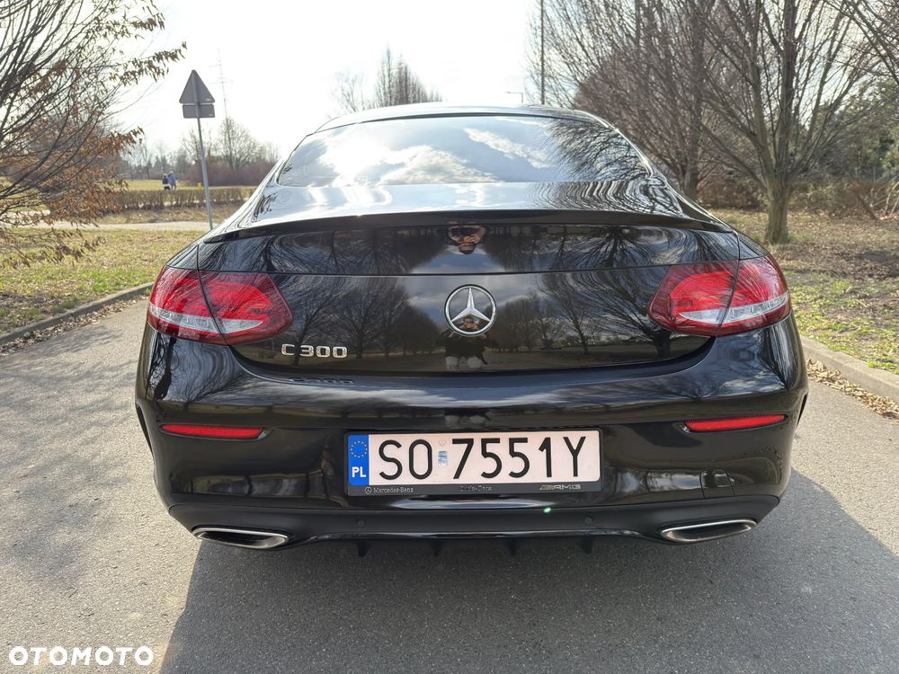 Mercedes-Benz Klasa C 300 9G-TRONIC Night Edition - 5
