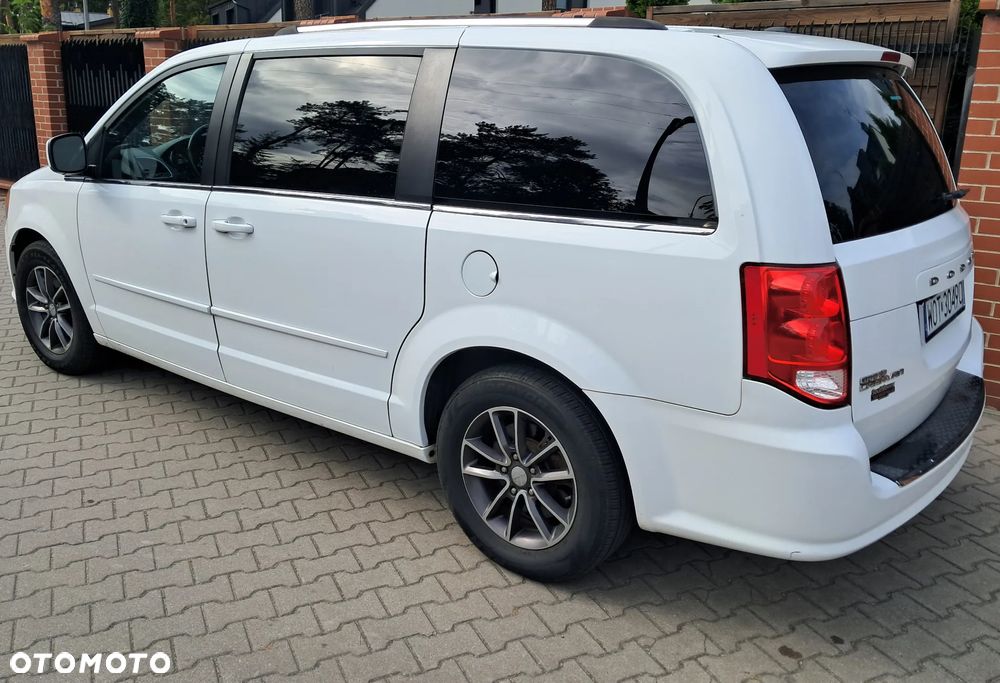 Dodge Grand Caravan - 3